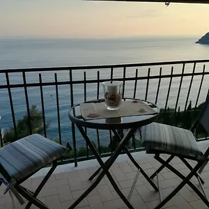 Apartment A & M House, Moneglia